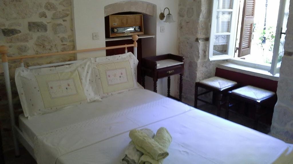 Ferienwohnung Aeginitiko Archontiko Aegina Exterior foto